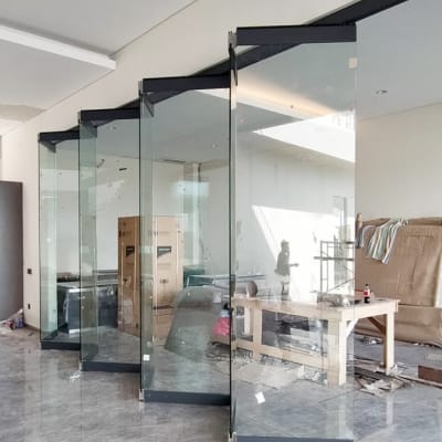 pintu lipat kaca frameless