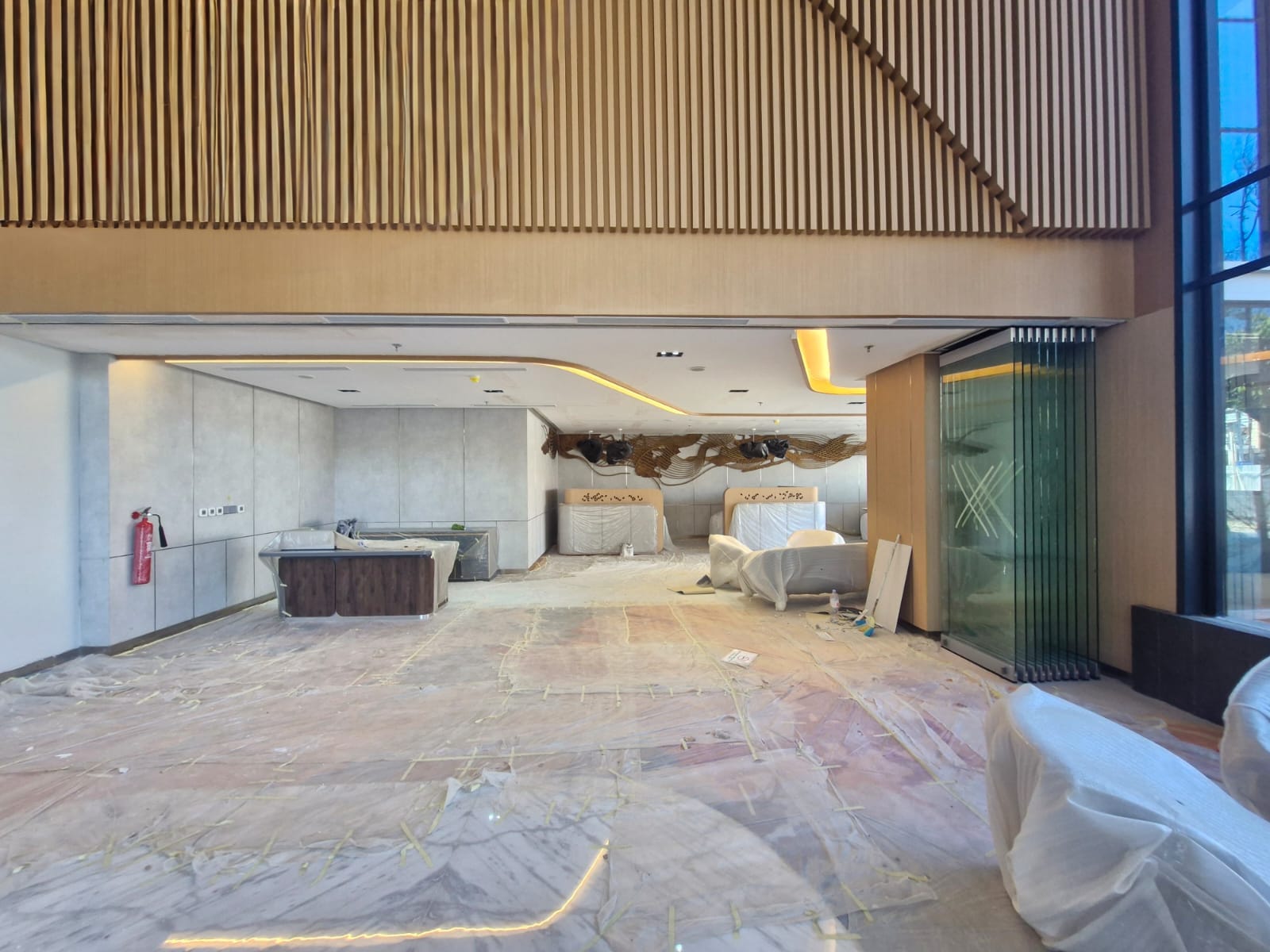 Pintu kaca frameless Gresik