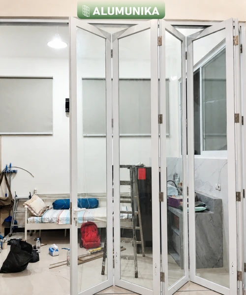 Pintu lipat kaca aluminium proyek rumah